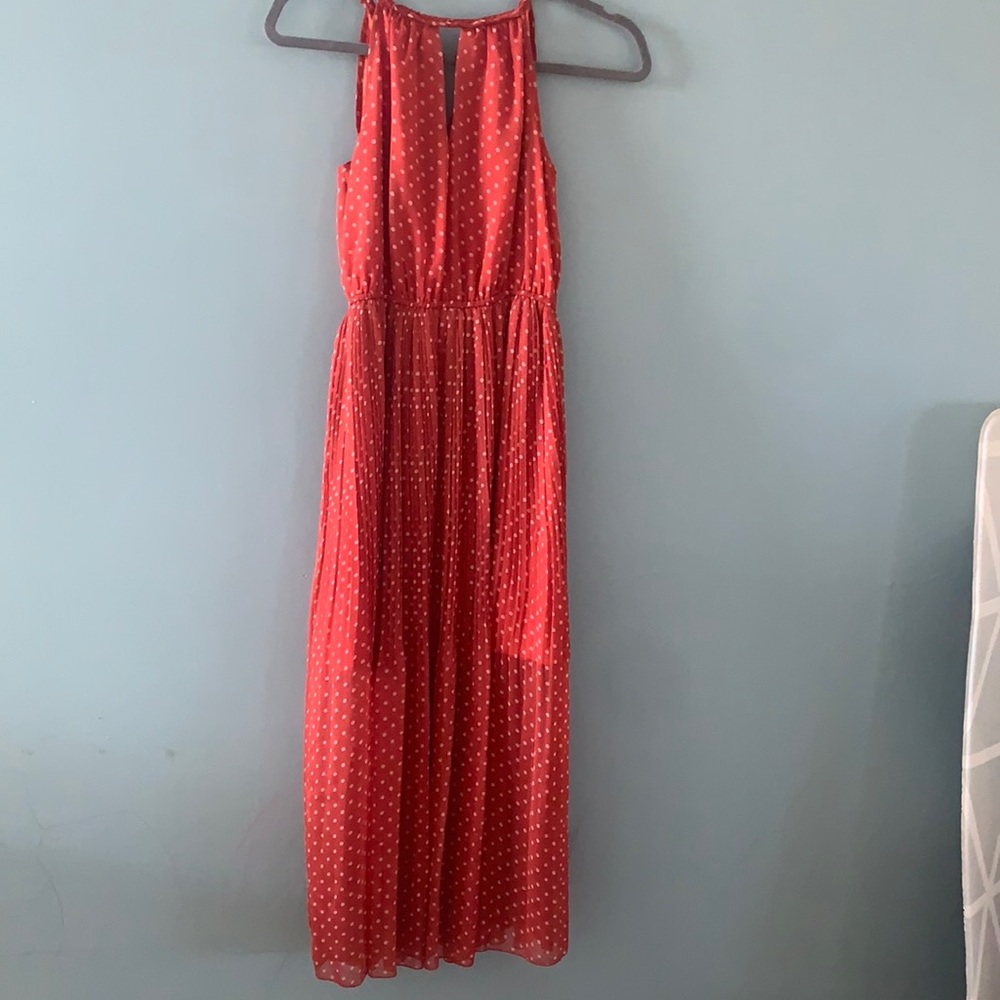 Pleated midi dress with polka dot design, size XS.